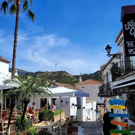 Benahavis Village Penthouse Apartment, 2 Bedrooms, Stunning Views, Swimming Pool !! Exterior photo