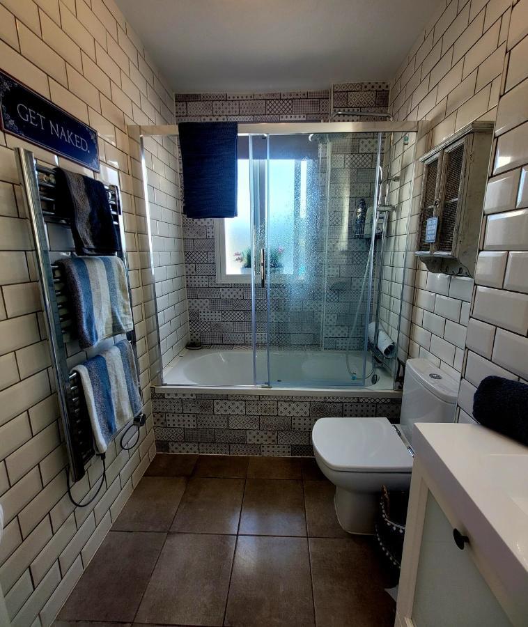 Village Penthouse Apartment, 2 Bedrooms, Stunning Views, Swimming Pool !! Benahavís