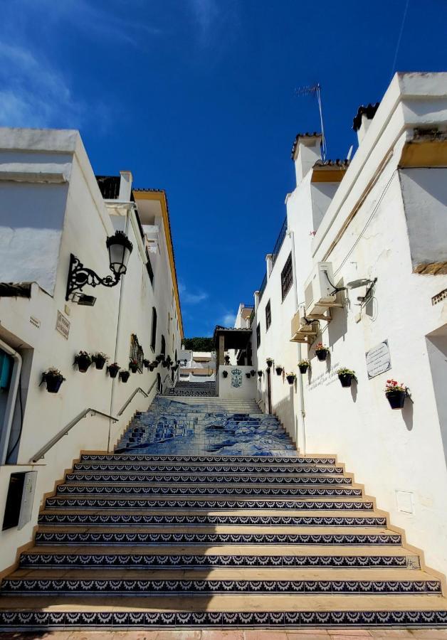 Village Penthouse Apartment, 2 Bedrooms, Stunning Views, Swimming Pool !!