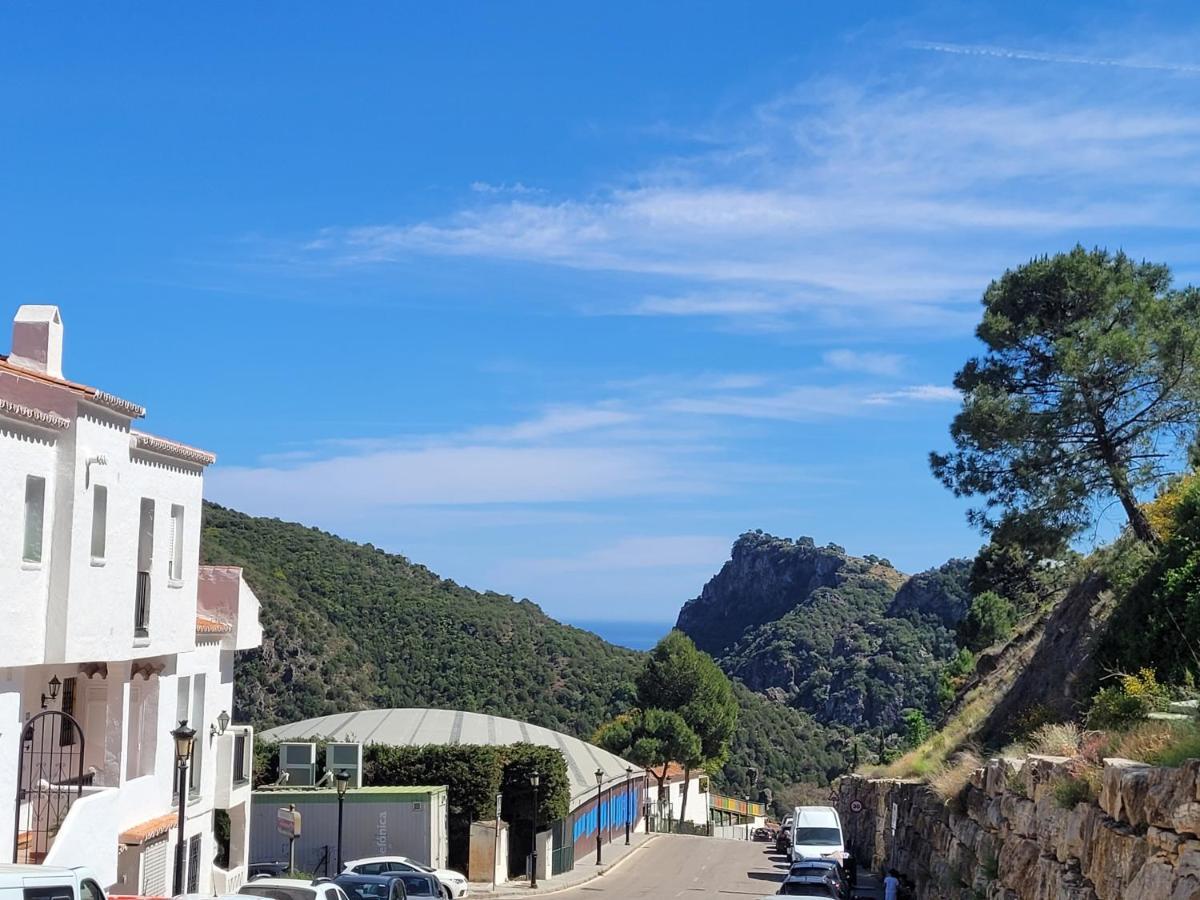 Apartment Village Penthouse Apartment, 2 Bedrooms, Stunning Views, Swimming Pool !! *