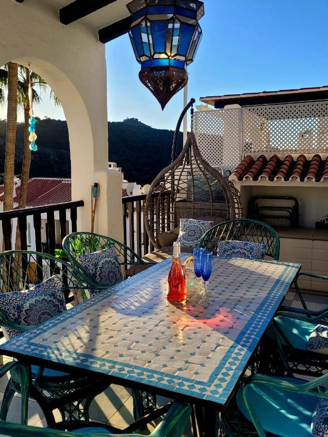 Apartment Village Penthouse Apartment, 2 Bedrooms, Stunning Views, Swimming Pool !! Benahavis
