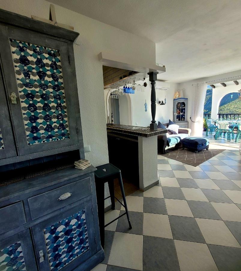 Apartment Village Penthouse Apartment, 2 Bedrooms, Stunning Views, Swimming Pool !! Benahavis